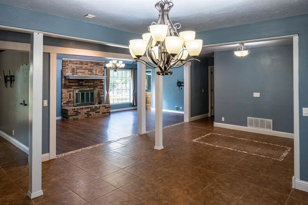 Photo 5 — 321 Grissom Drive, Elk City, OK 73644