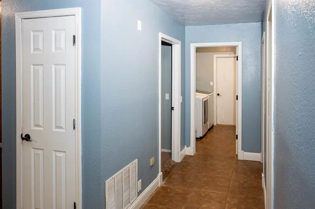 Photo 20 — 321 Grissom Drive, Elk City, OK 73644