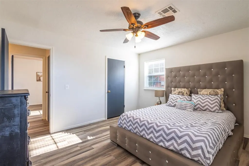 Photo 14 — 626 E Benton Avenue, Sayre, OK 73662