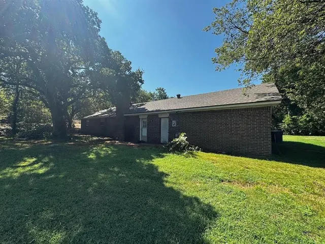 Photo 2 — 1900 Twisted Oak Street, Newcastle, OK 73065