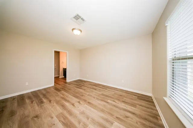Photo 7 — 821 NW 5th Street, Newcastle, OK 73065