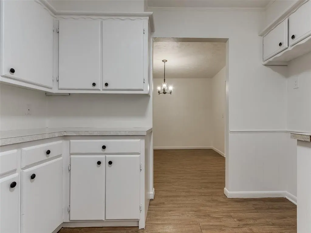 Photo 3 — 2210 SW 52nd Street, Oklahoma City, OK 73119