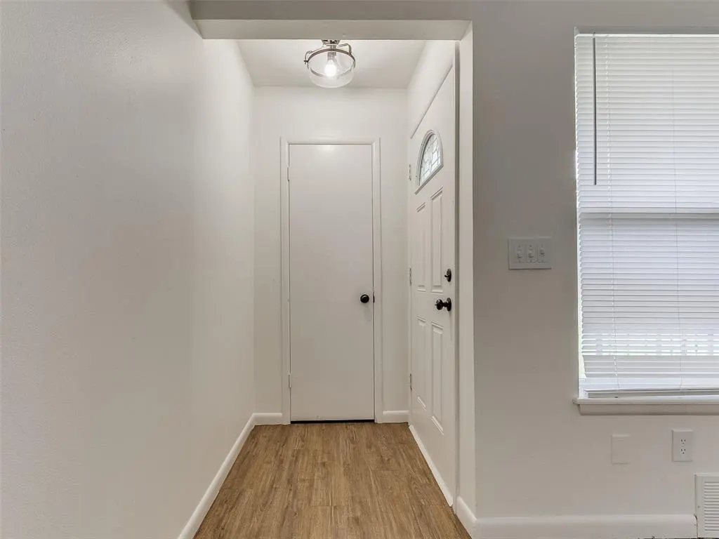 Photo 6 — 2210 SW 52nd Street, Oklahoma City, OK 73119