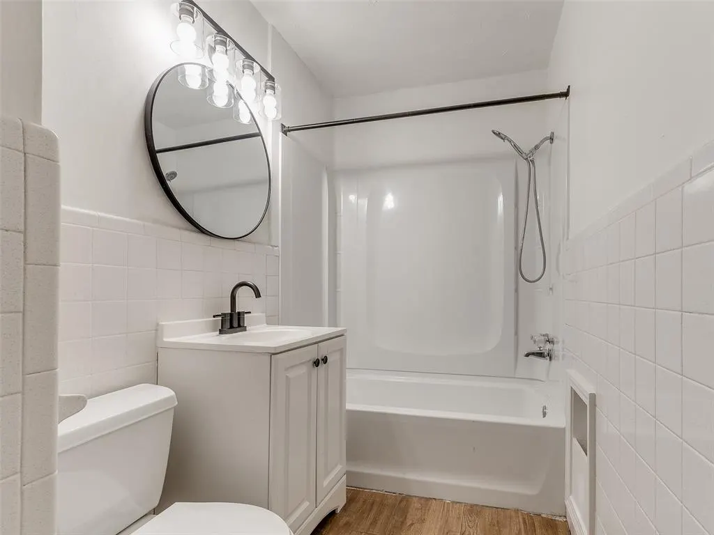 Photo 7 — 2210 SW 52nd Street, Oklahoma City, OK 73119