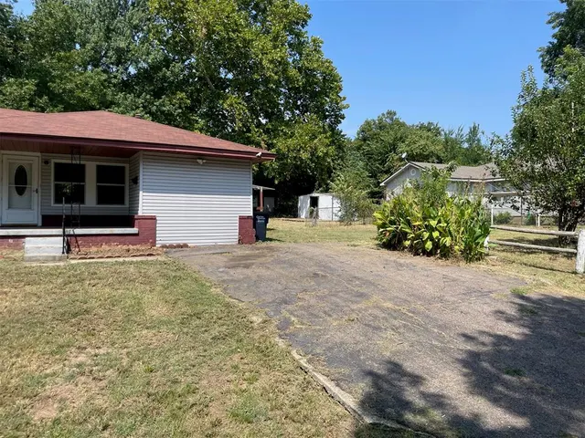 Photo 4 — 210 N Roosevelt Avenue, Shawnee, OK 74801