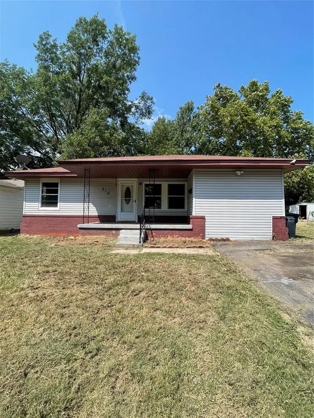 Photo 5 — 210 N Roosevelt Avenue, Shawnee, OK 74801