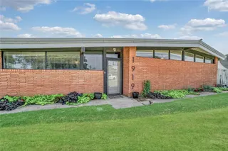 Sold home at 1919 Sumner Drive