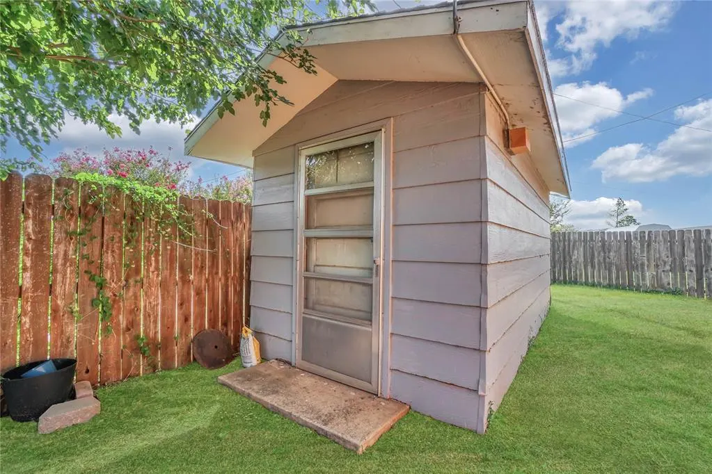 Photo 29 — 1919 Sumner Drive, Altus, OK 73521