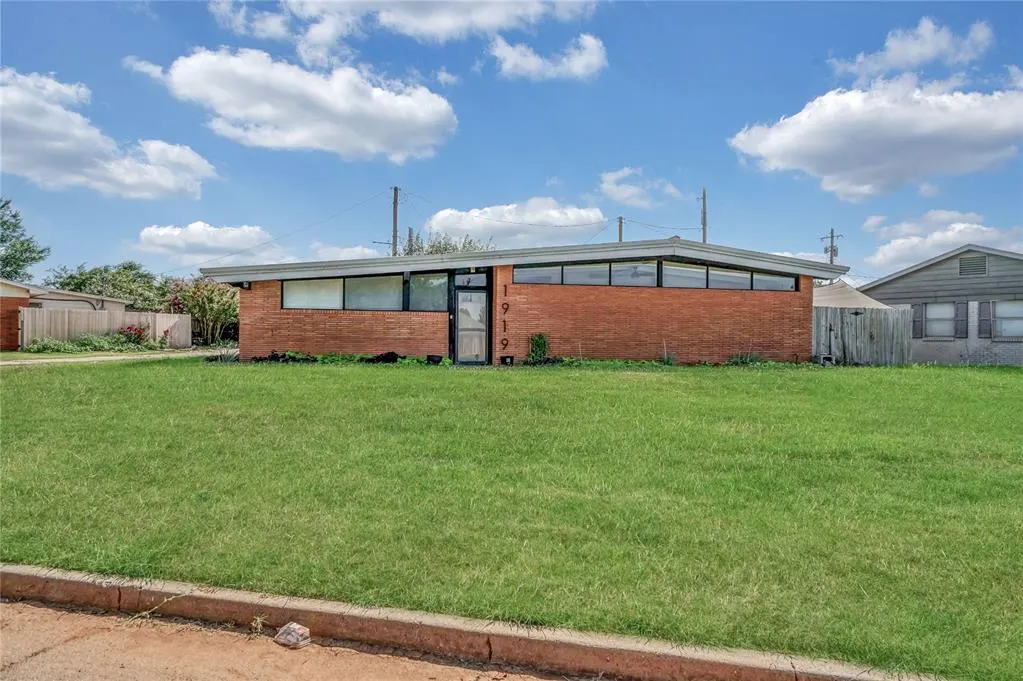 Photo 36 — 1919 Sumner Drive, Altus, OK 73521