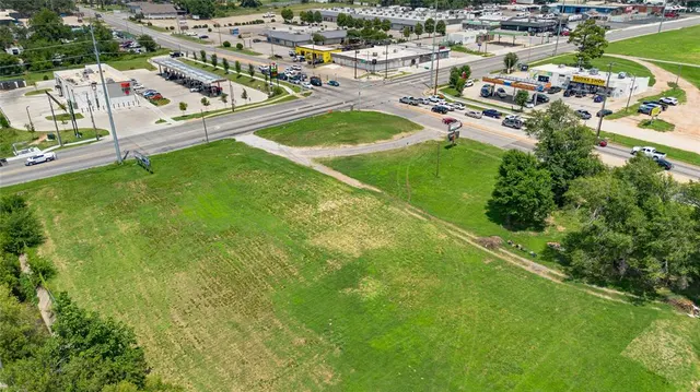 Photo 2 — 1001 N Macarthur Boulevard, Oklahoma City, OK 73127