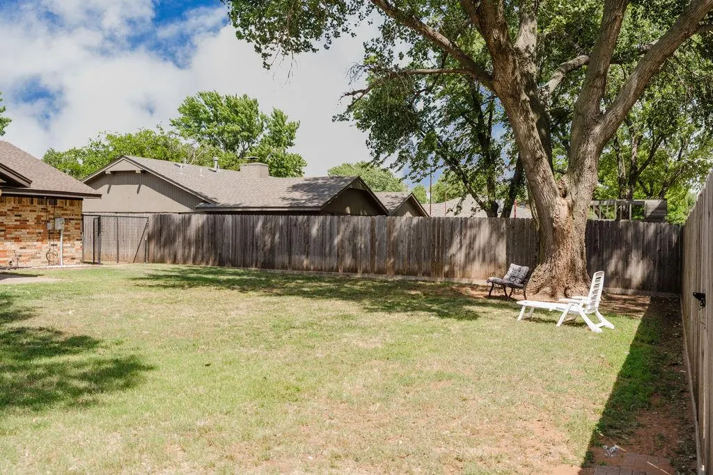Photo 6 — 2304 Bell Avenue, Elk City, OK 73644