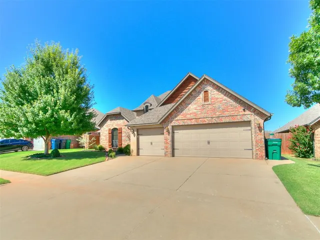 Photo 2 — 3909 Wayfield Avenue, Oklahoma City, OK 73179