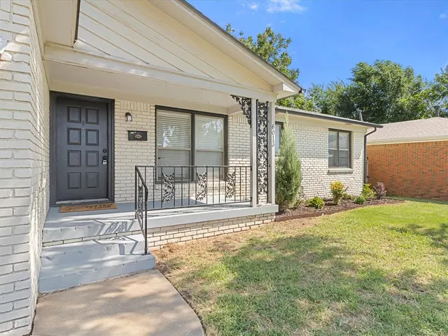 Photo 2 — 6013 NW 55th Street, Warr Acres, OK 73122