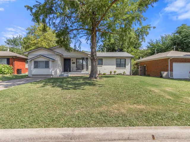 Photo 6 — 6013 NW 55th Street, Warr Acres, OK 73122
