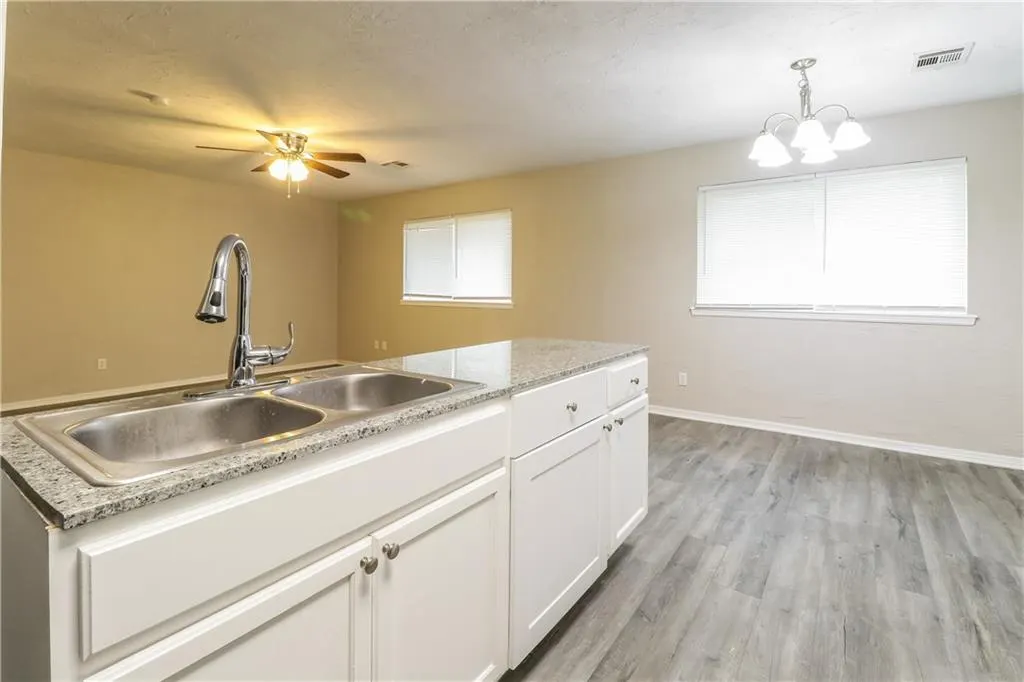 Photo 6 — 1228 NW 105th Street, Oklahoma City, OK 73114