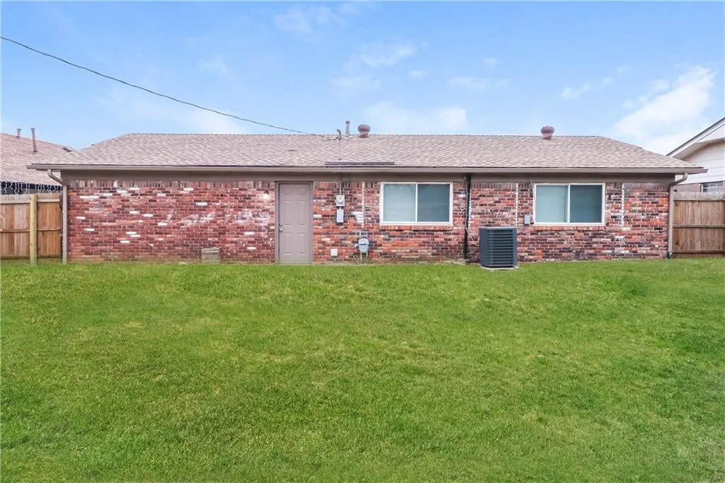 Photo 15 — 1228 NW 105th Street, Oklahoma City, OK 73114
