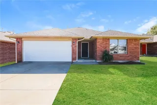 Sold home at 916 NW 109th Street