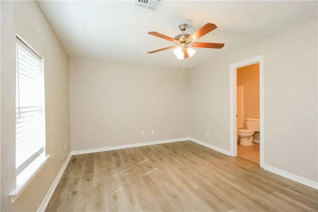 Photo 8 — 916 NW 109th Street, Oklahoma City, OK 73114