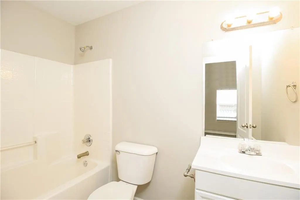 Photo 10 — 916 NW 109th Street, Oklahoma City, OK 73114