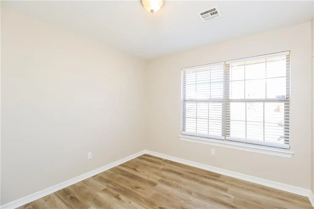 Photo 11 — 916 NW 109th Street, Oklahoma City, OK 73114