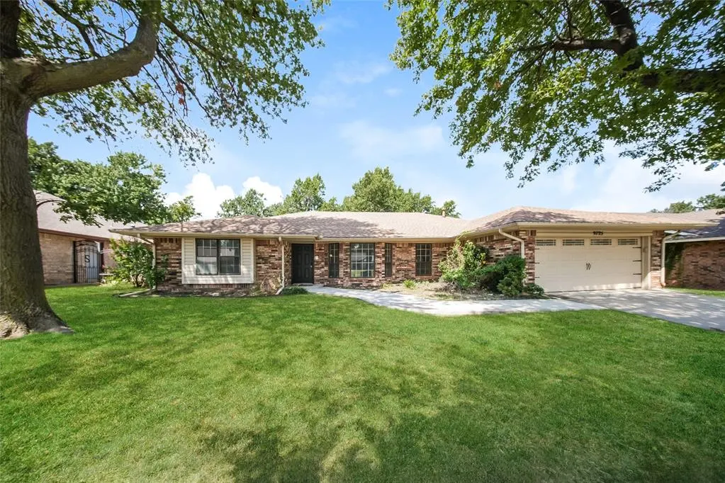 Front exterior — 9725 Pheasant Lane, Oklahoma City, OK 73162