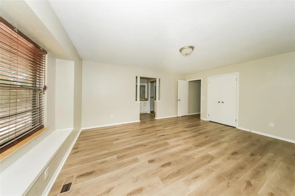 Photo 11 — 9725 Pheasant Lane, Oklahoma City, OK 73162