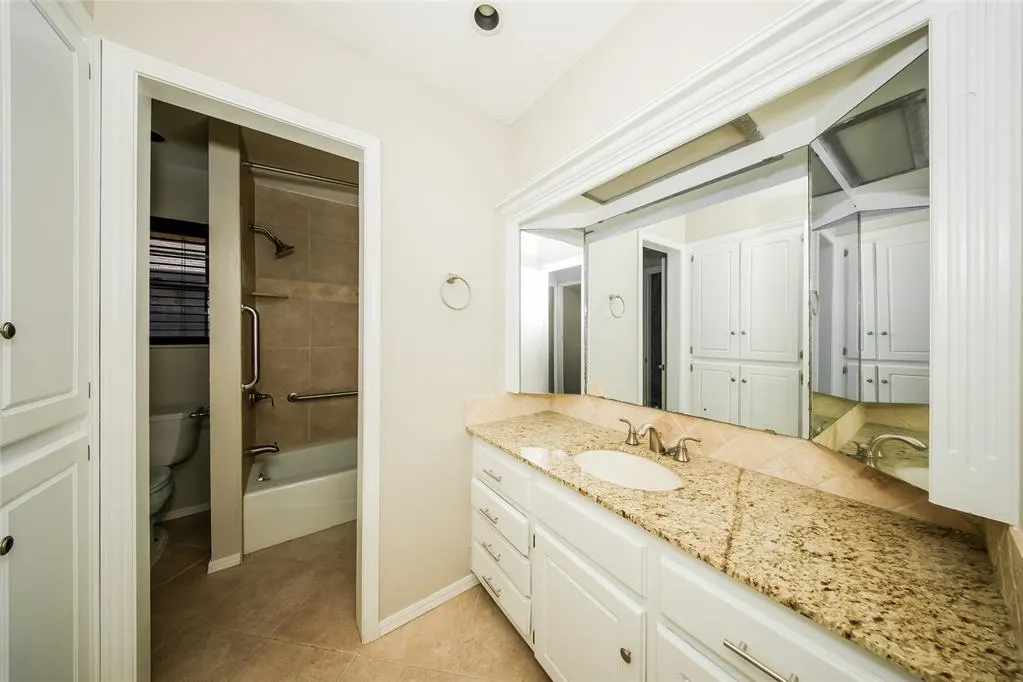 Photo 13 — 9725 Pheasant Lane, Oklahoma City, OK 73162