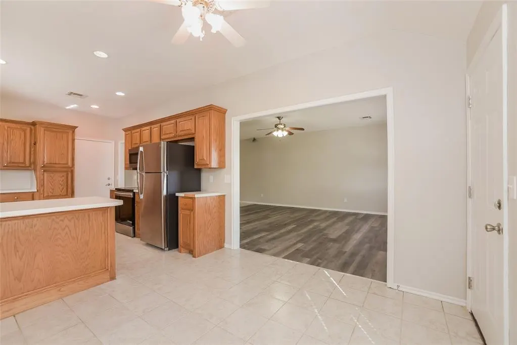Photo 5 — 430 NE 23rd Terrace, Newcastle, OK 73065