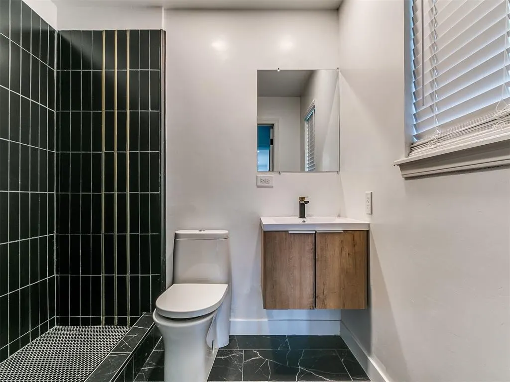 Photo 9 — 2813 NW 43rd Street, Oklahoma City, OK 73112