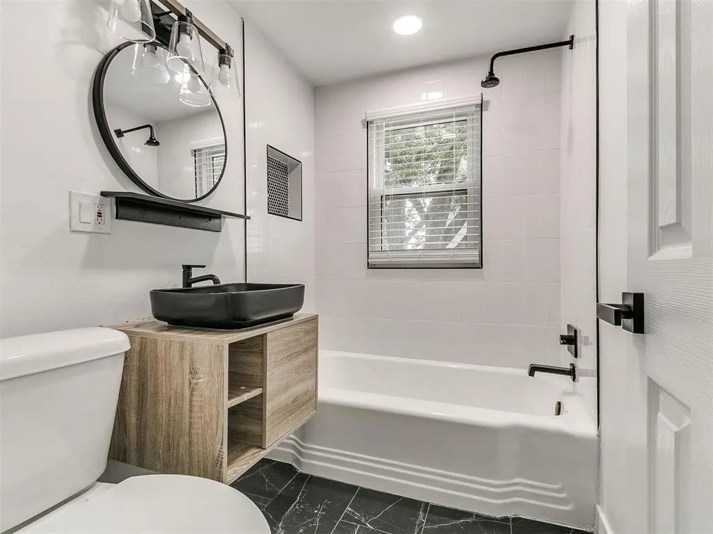 Photo 38 — 2813 NW 43rd Street, Oklahoma City, OK 73112