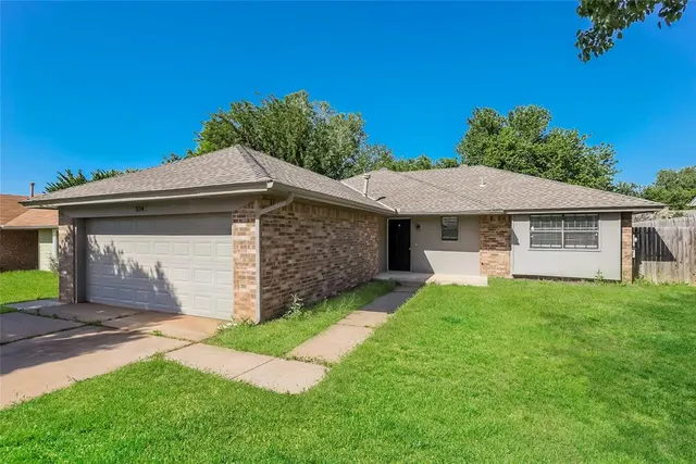 Photo 2 — 524 Gray Fox Run, Edmond, OK 73003