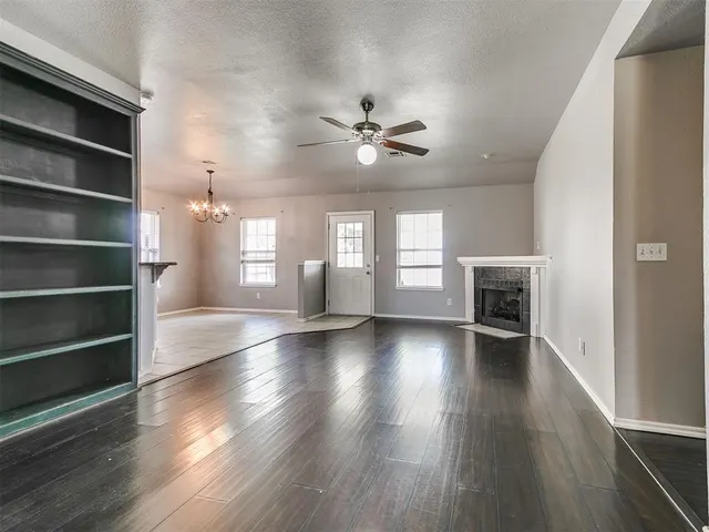 Photo 3 — 414 SE 7th Street, Lexington, OK 73051