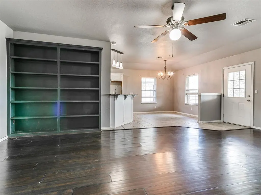 Photo 4 — 414 SE 7th Street, Lexington, OK 73051