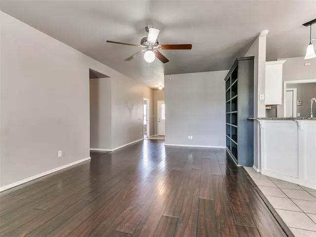 Photo 5 — 414 SE 7th Street, Lexington, OK 73051