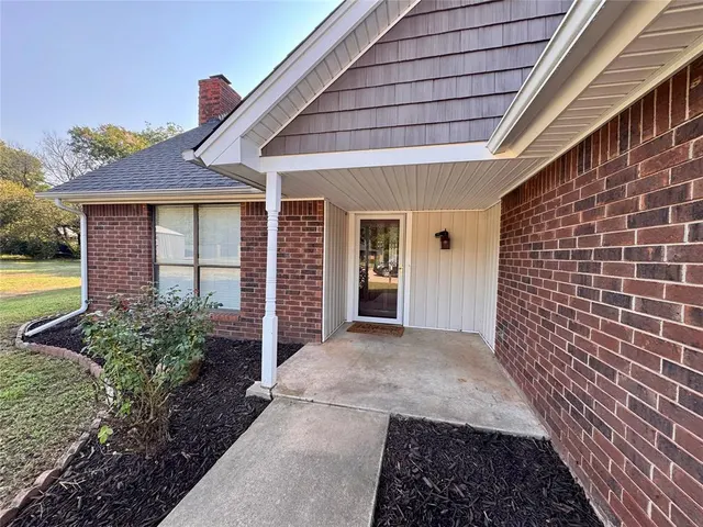 Photo 6 — 2418 Whispering Oak Drive, Seminole, OK 74868