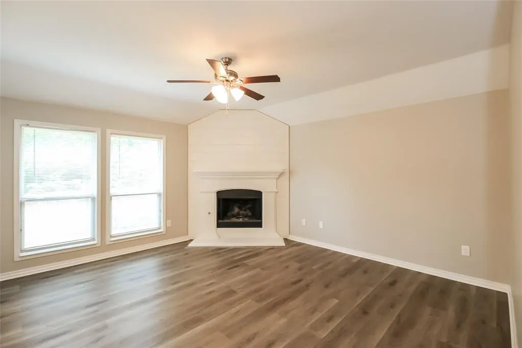 Photo 2 — 11704 Gwendolyn Lane, Oklahoma City, OK 73131
