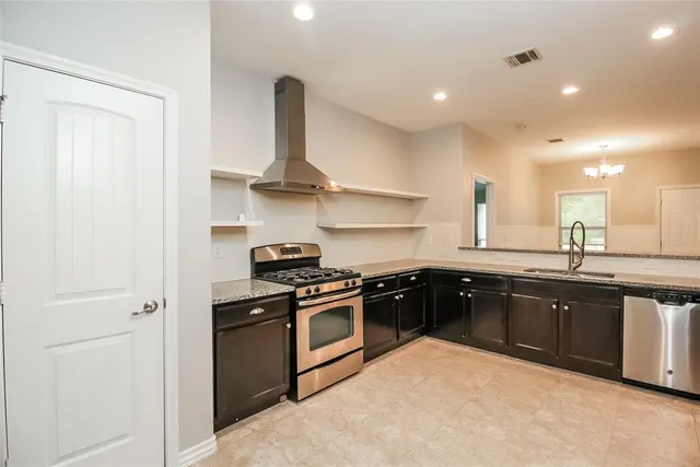 Photo 5 — 11704 Gwendolyn Lane, Oklahoma City, OK 73131