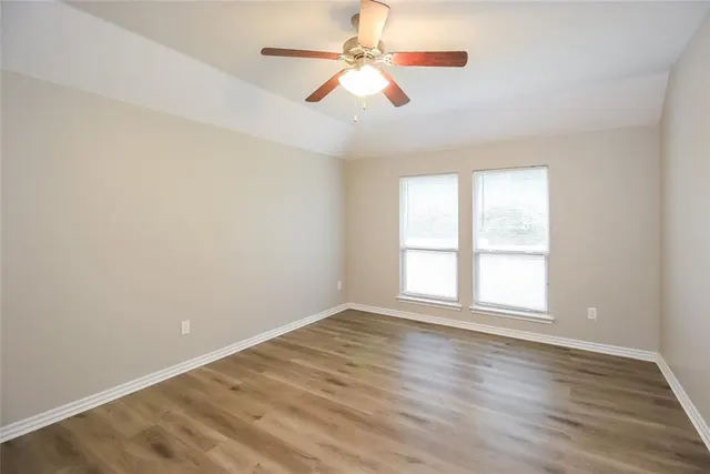 Photo 7 — 11704 Gwendolyn Lane, Oklahoma City, OK 73131