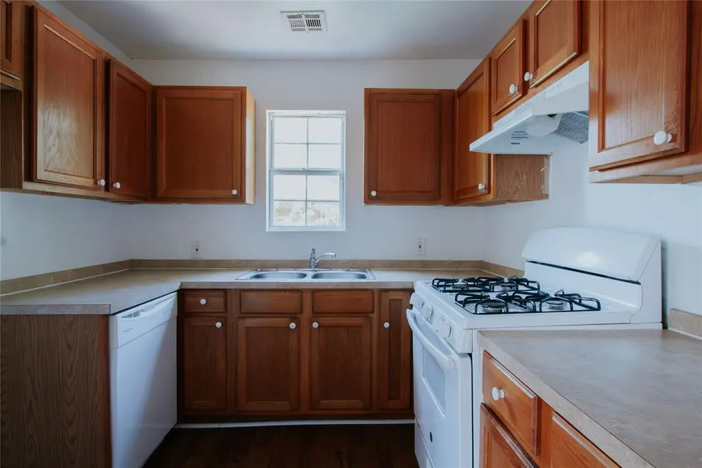 Photo 18 — 1437 NE 34th Street, Oklahoma City, OK 73111