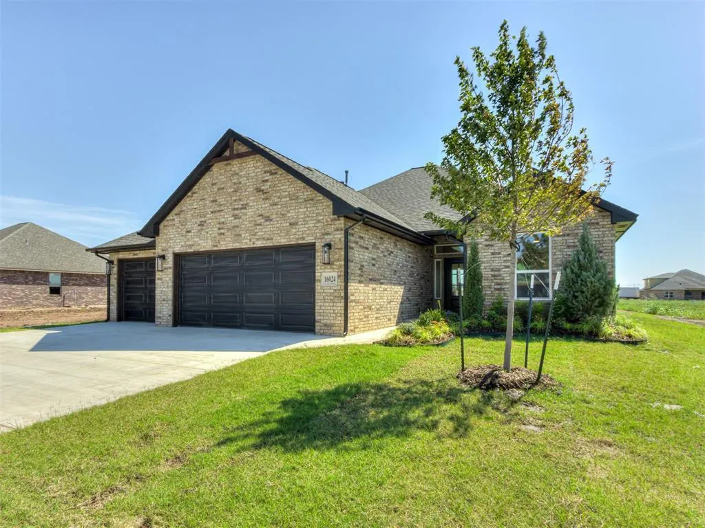 Photo 2 — 16024 Zamora Lane, Oklahoma City, OK 73170
