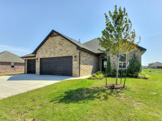 Photo 2 — 16024 Zamora Lane, Oklahoma City, OK 73170