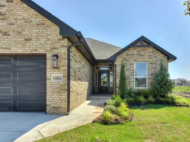 Photo 3 — 16024 Zamora Lane, Oklahoma City, OK 73170