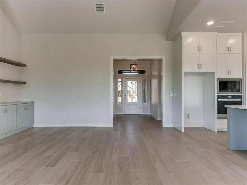 Photo 9 — 16024 Zamora Lane, Oklahoma City, OK 73170