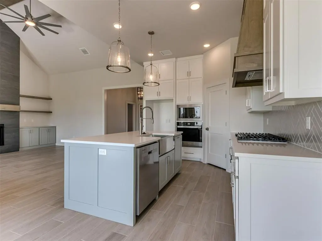 Photo 11 — 16024 Zamora Lane, Oklahoma City, OK 73170