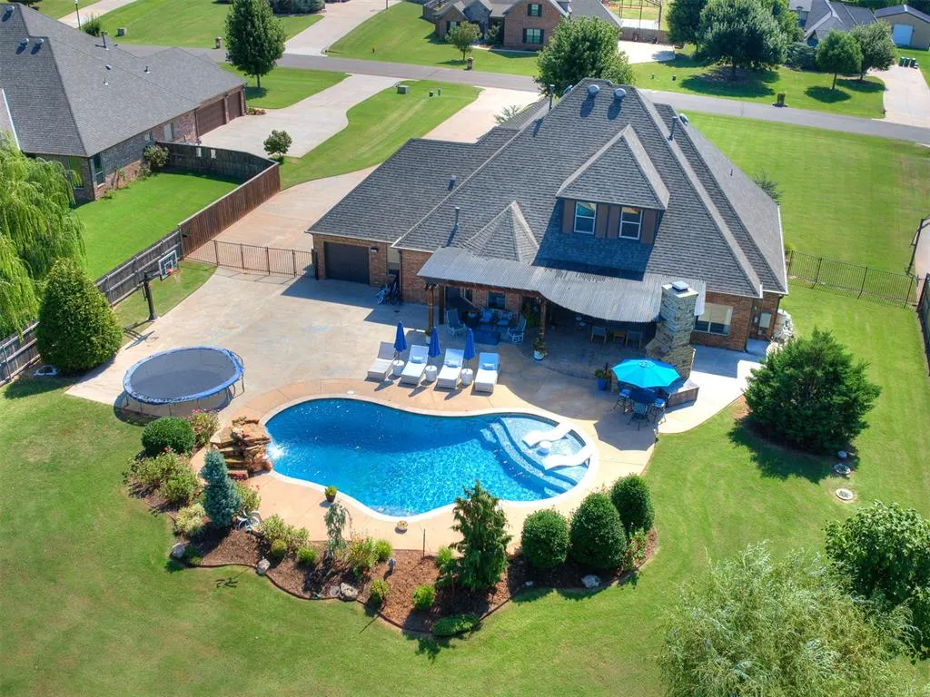 Photo 3 — 10713 Granada Drive, Oklahoma City, OK 73173