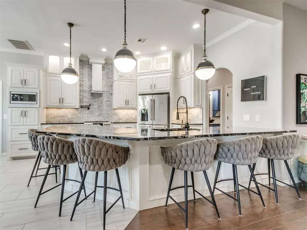 Photo 8 — 10713 Granada Drive, Oklahoma City, OK 73173