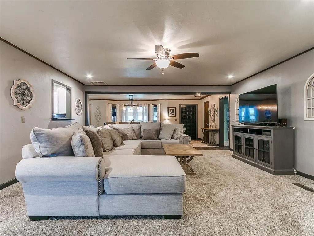 Photo 12 — 912 W Overstreet Avenue, Kingfisher, OK 73750