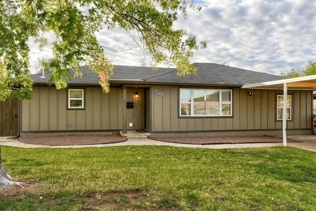 Photo 2 — 2908 Somerset Place, Oklahoma City, OK 73116