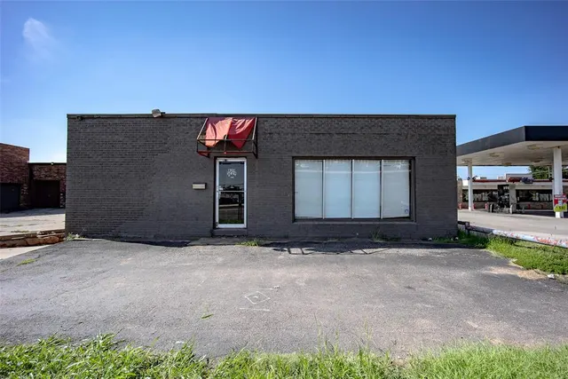 Photo 2 — 820 SE 29th Street, Oklahoma City, OK 73129