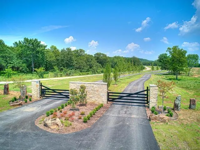 Photo 2 — 37 Pebble Ridge Road, Eufaula, OK 74432